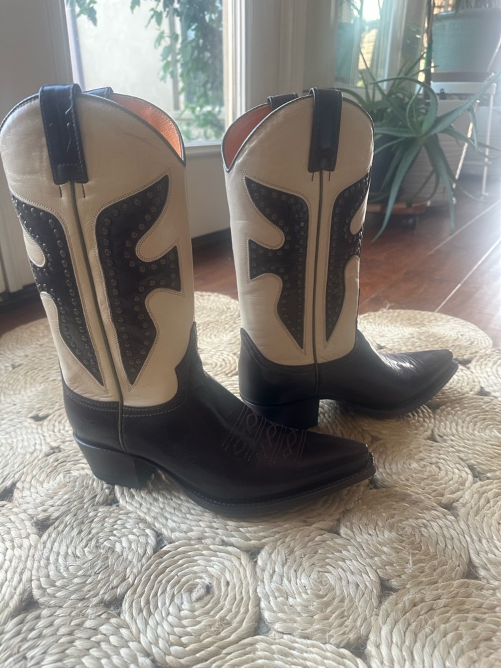 New in the Box— Frye Daisy Duke Cowboy Two-Tone Western leather Boots 8.5 8 1/2